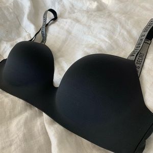 VS tshirt bra